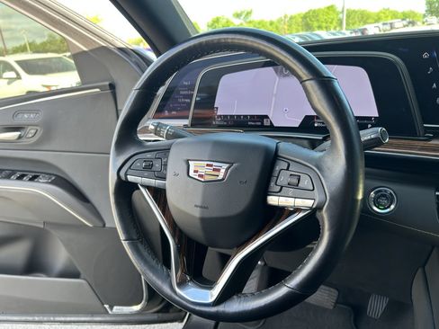 Used 2023 Cadillac Escalade Luxury AWD/4WD image 8