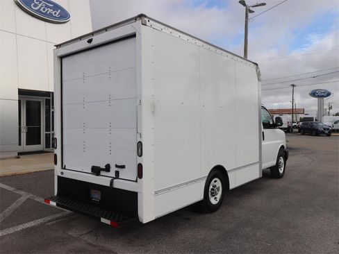 Used 2022 GMC Savana 3500 w/ Power Convenience Package image 11