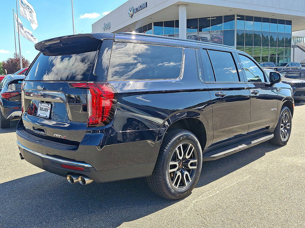 Used 2023 GMC Yukon XL AT4 AWD/4WD image 31