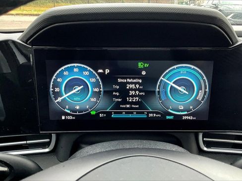 Used 2021 Hyundai Elantra Limited image 20