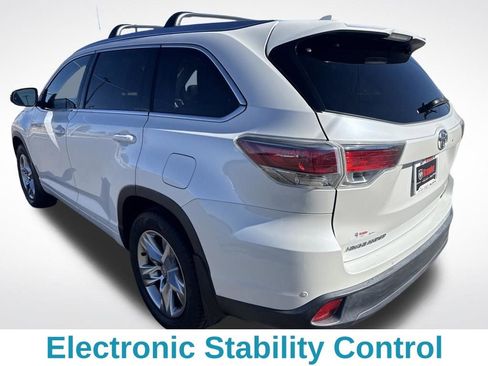 Used 2015 Toyota Highlander Limited image 12