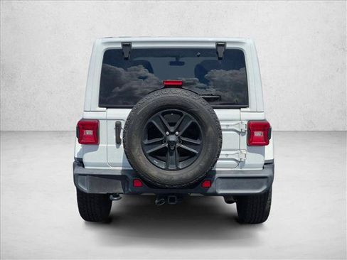 Used 2021 Jeep Wrangler Unlimited Sahara AWD/4WD image 6