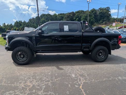 Used 2024 Ford F250 Lariat w/ Lariat Ultimate Package AWD/4WD image 3