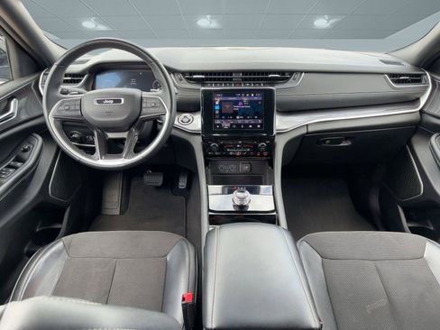 Certified 2022 Jeep Grand Cherokee Altitude image 17