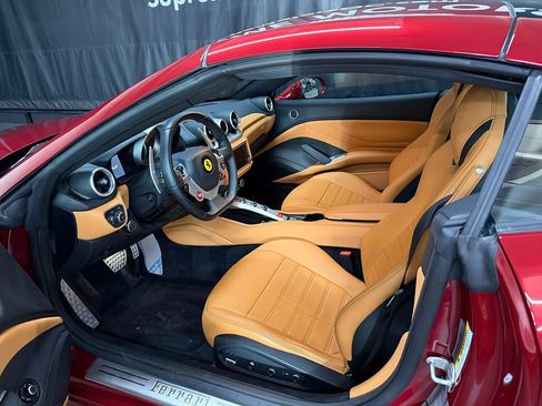 Used 2017 Ferrari California T image 18