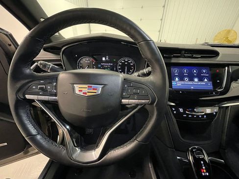 Used 2023 Cadillac XT6 Premium Luxury image 41