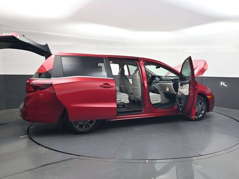 Used 2026 Honda Odyssey Touring image 39
