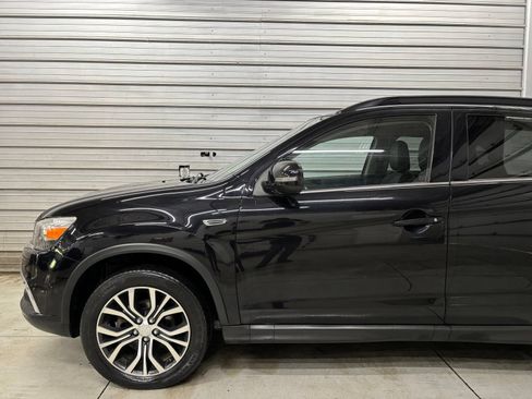 Used 2017 Mitsubishi Outlander Sport SEL AWD/4WD image 3