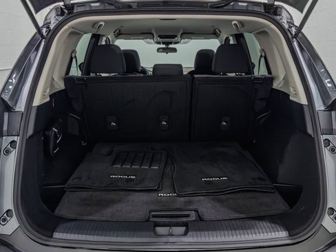 Used 2023 Nissan Rogue SV image 9
