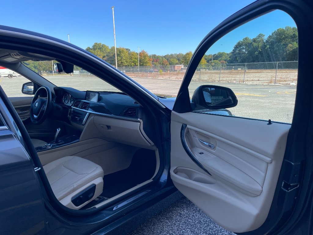 Used 2012 BMW 328i Sedan RWD image 21