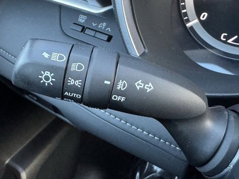 Certified 2021 Toyota Highlander XLE image 32