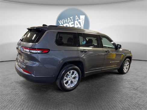 Used 2023 Jeep Grand Cherokee L Limited w/ Luxury Tech Group II image 3