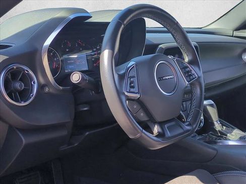 Used 2023 Chevrolet Camaro LT w/ Technology Package image 10
