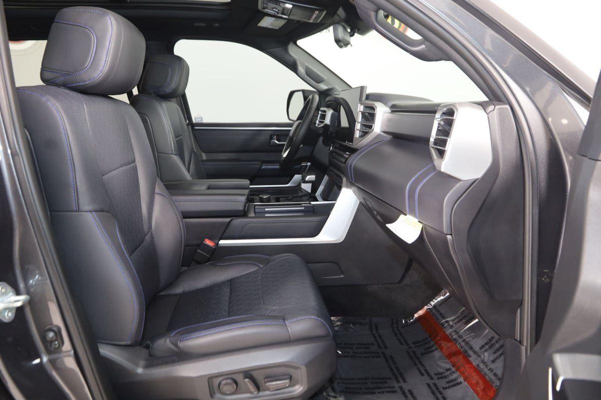 Used 2024 Toyota Sequoia Platinum AWD/4WD image 14