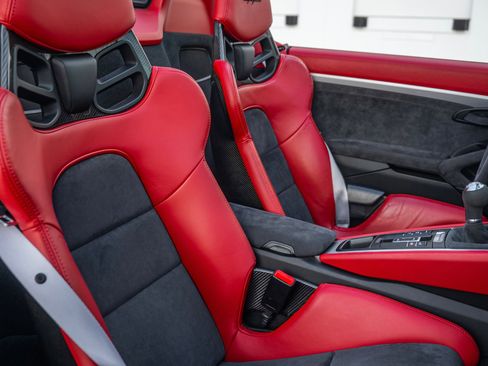 Used 2016 Porsche Boxster Spyder image 23