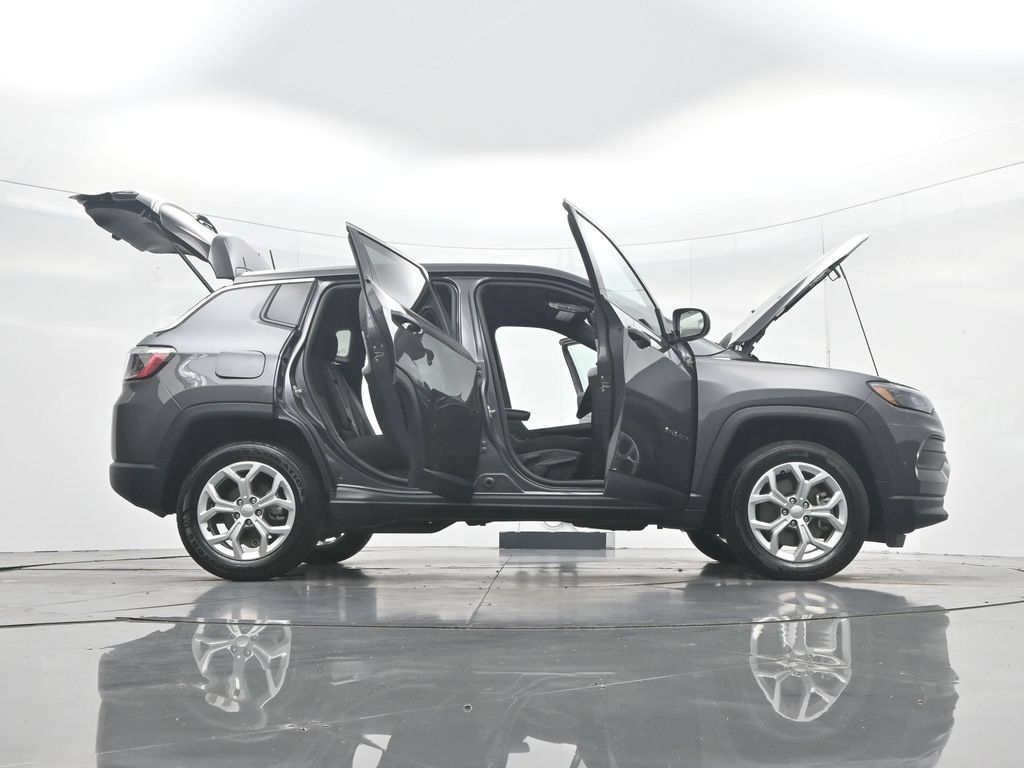 Used 2024 Jeep Compass Sport AWD/4WD image 57