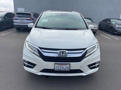 Used 2018 Honda Odyssey Elite image 2
