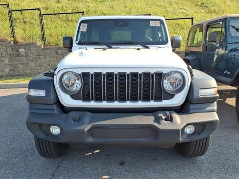 Used 2025 Jeep Wrangler Unlimited Sport AWD/4WD image 13