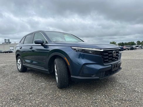 Used 2025 Honda CR-V LX image 12