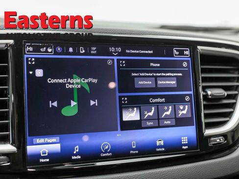 Used 2024 Chrysler Pacifica Touring-L image 19