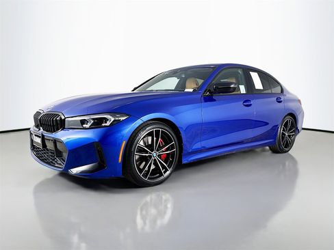 Certified 2023 BMW 330i Sedan w/ M Sport Package image 3
