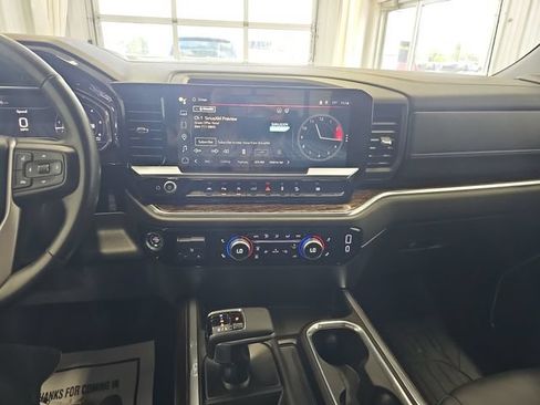 Used 2024 GMC Sierra 1500 Elevation w/ Elevation Premium Package AWD/4WD image 17