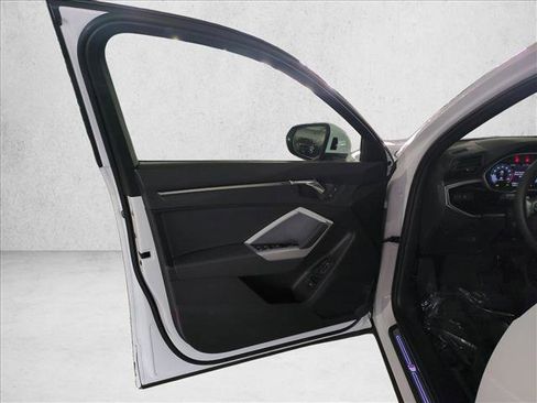 Certified 2025 Audi Q3 2.0T Premium w/ Convenience Package image 11