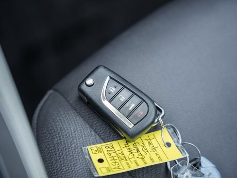 Used 2021 Toyota Camry LE FWD image 37