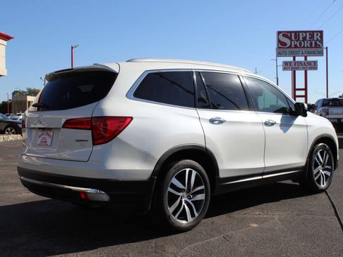 Used 2017 Honda Pilot Touring image 4