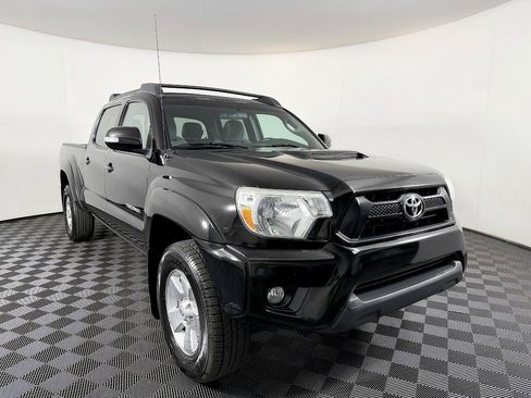 Used 2015 Toyota Tacoma 4x4 Double Cab w/ TRD Sport Package image 5
