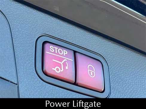 Used 2022 Mercedes-Benz GLC 300 w/ Premium Package Lite image 16