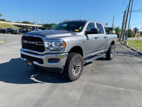 Used 2022 RAM 2500 Tradesman w/ Chrome Appearance Group AWD/4WD image 3