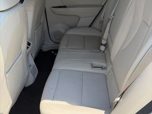 Used 2023 Buick Envision Essence w/ Technology Package I AWD/4WD image 6
