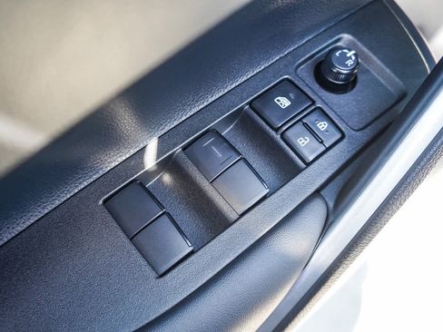 Used 2026 Toyota Corolla Cross LE FWD image 24