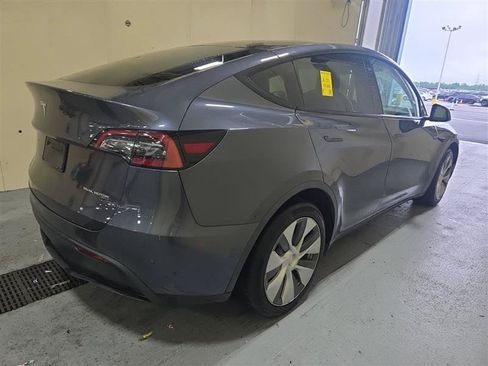 Used 2022 Tesla Model Y Long Range AWD/4WD image 7