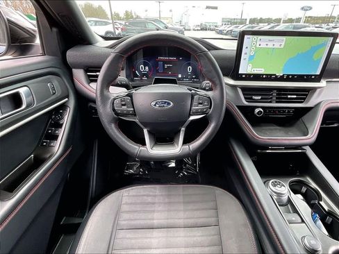 Used 2025 Ford Explorer ST-Line image 17