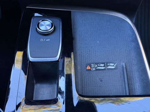 Used 2025 Buick Enclave Avenir w/ Super Cruise Package image 11