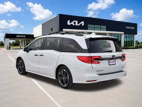 Used 2023 Honda Odyssey Elite image 7