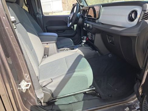 Certified 2025 Jeep Wrangler Unlimited Sahara image 6