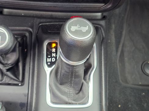 Used 2022 Jeep Wrangler Unlimited Sport AWD/4WD image 23