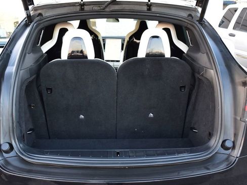 Used 2016 Tesla Model X 75D image 32