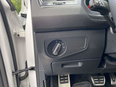 Used 2024 Volkswagen Tiguan SE R-Line AWD/4WD image 11