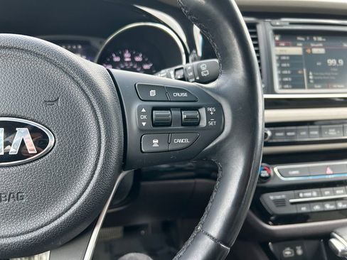 Used 2018 Kia Sedona SX Limited FWD image 16
