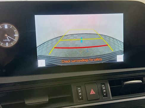 Used 2023 Lexus ES 350 w/ Accessory Package (Z2) FWD image 22