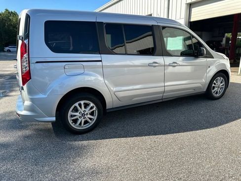 Used 2021 Ford Transit Connect XLT FWD image 5