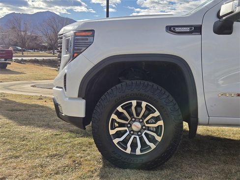 Used 2023 GMC Sierra 1500 AT4 w/ Technology Package image 5