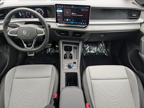 New 2026 Volkswagen Tiguan SE R-Line AWD/4WD image 12