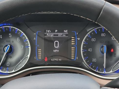 Used 2023 Chrysler Voyager LX FWD image 11
