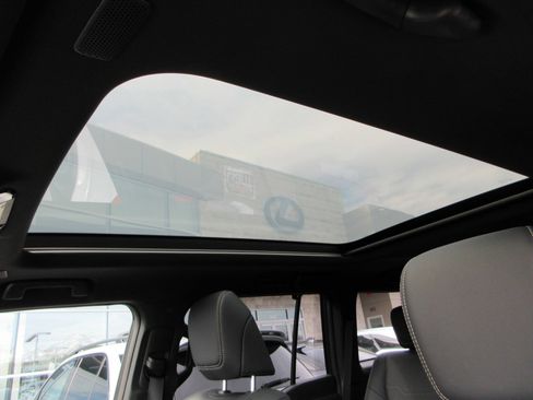 Used 2026 Lexus GX 550 w/ Cold Area Package image 17