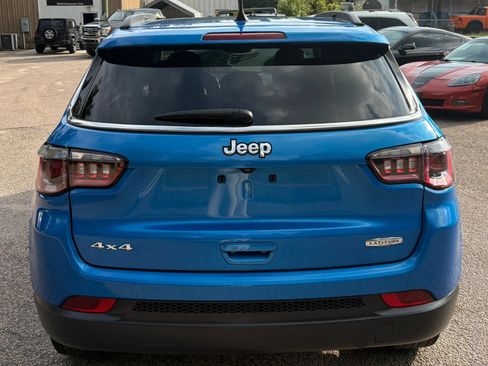 Used 2021 Jeep Compass Latitude w/ Sun and Sound Group AWD/4WD image 5